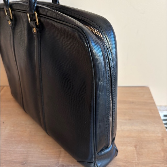 Authentic Louis Vuitton black epi leather briefcase - Picture 4 of 13